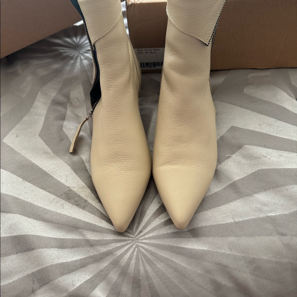 Perfect off white kitten heel bootie